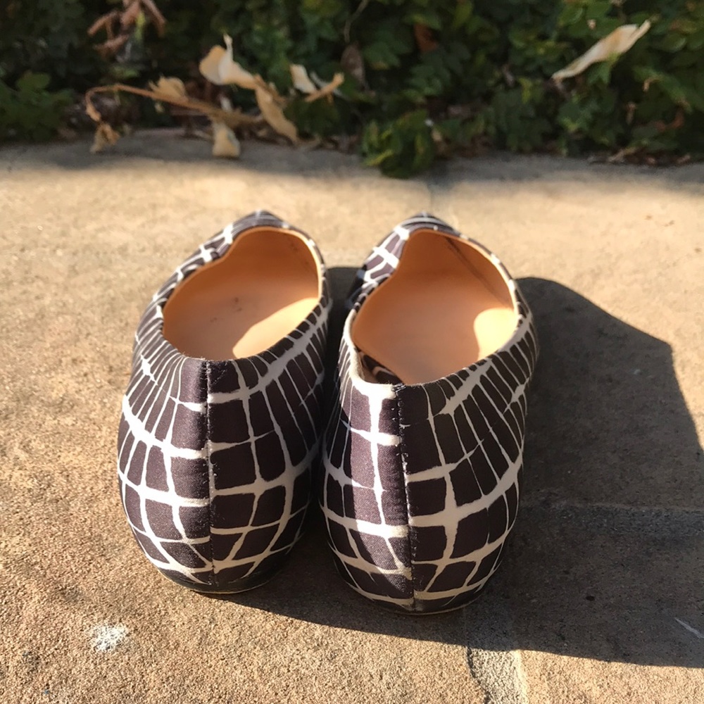flats - Picture 3 of 5